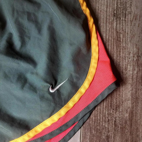 Nike Women's Tempo Running Shorts Size Medium - Picture 9 of 11